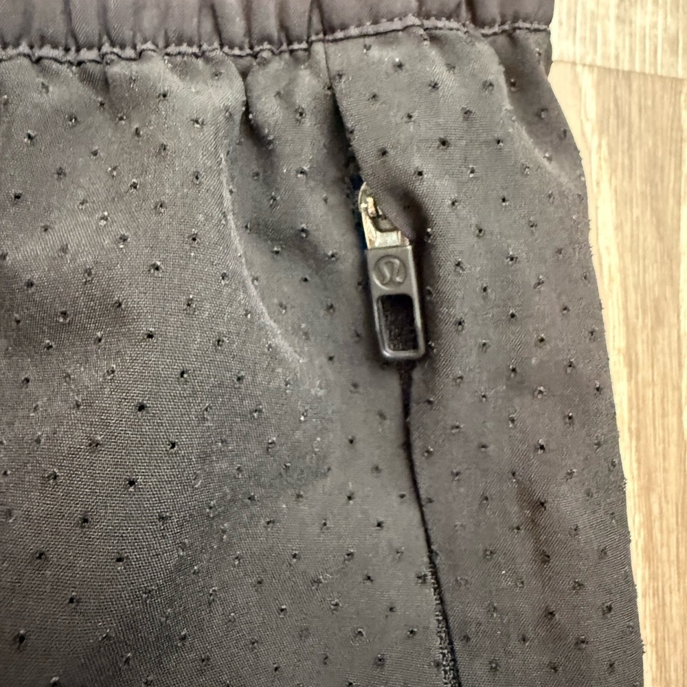Lululemon Switch Up Short 6” Black Medium - Picture 5 of 8